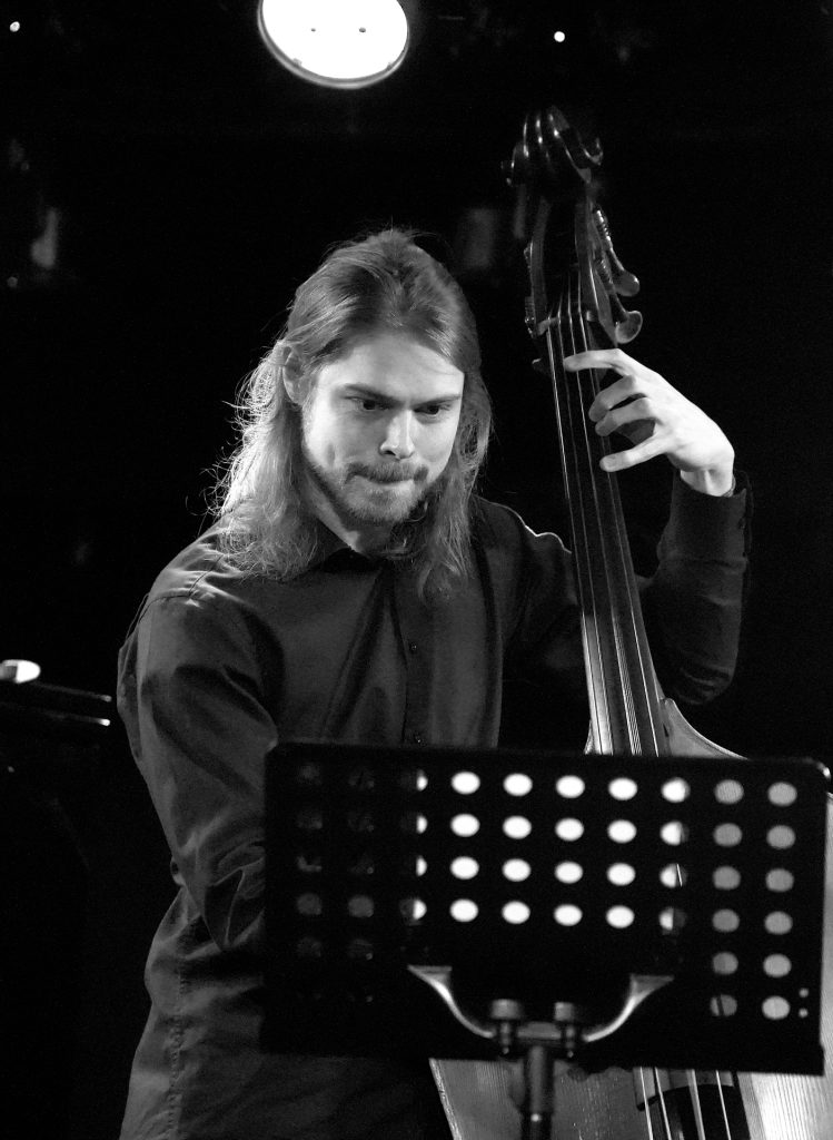 Lasse Mørck Mexican Trio: Paquito Cruz (klaver), Lasse Mørck (bas), Alex Lozano (trommer)