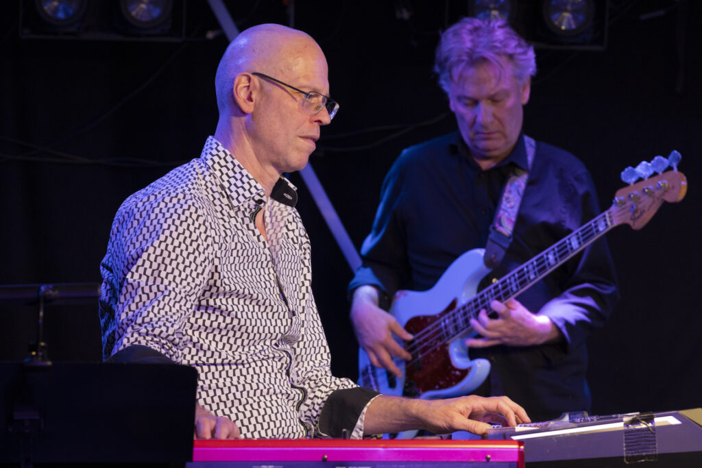 Copenhagen Hideaway: Flemming Schiller (altsax), Michael Sunding (klaver/keys), Peter Hansen (elbas), Martin Klausen (trommer/percussion)