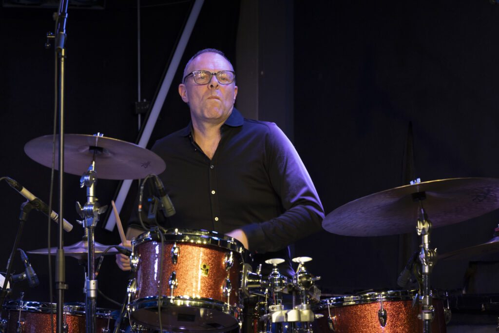 Copenhagen Hideaway: Flemming Schiller (altsax), Michael Sunding (klaver/keys), Peter Hansen (elbas), Martin Klausen (trommer/percussion)