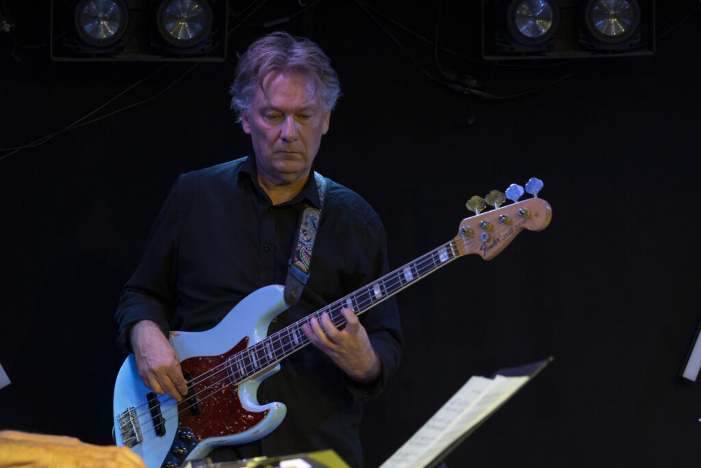 Copenhagen Hideaway: Flemming Schiller (altsax), Michael Sunding (klaver/keys), Peter Hansen (elbas), Martin Klausen (trommer/percussion)