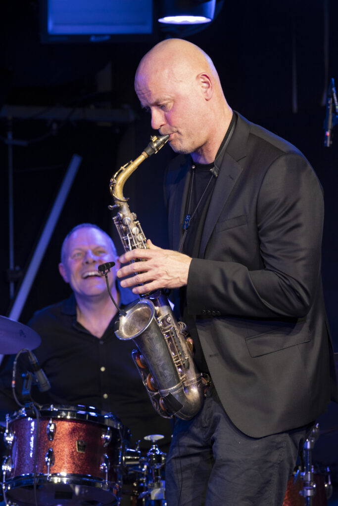 Copenhagen Hideaway: Flemming Schiller (altsax), Michael Sunding (klaver/keys), Peter Hansen (elbas), Martin Klausen (trommer/percussion)