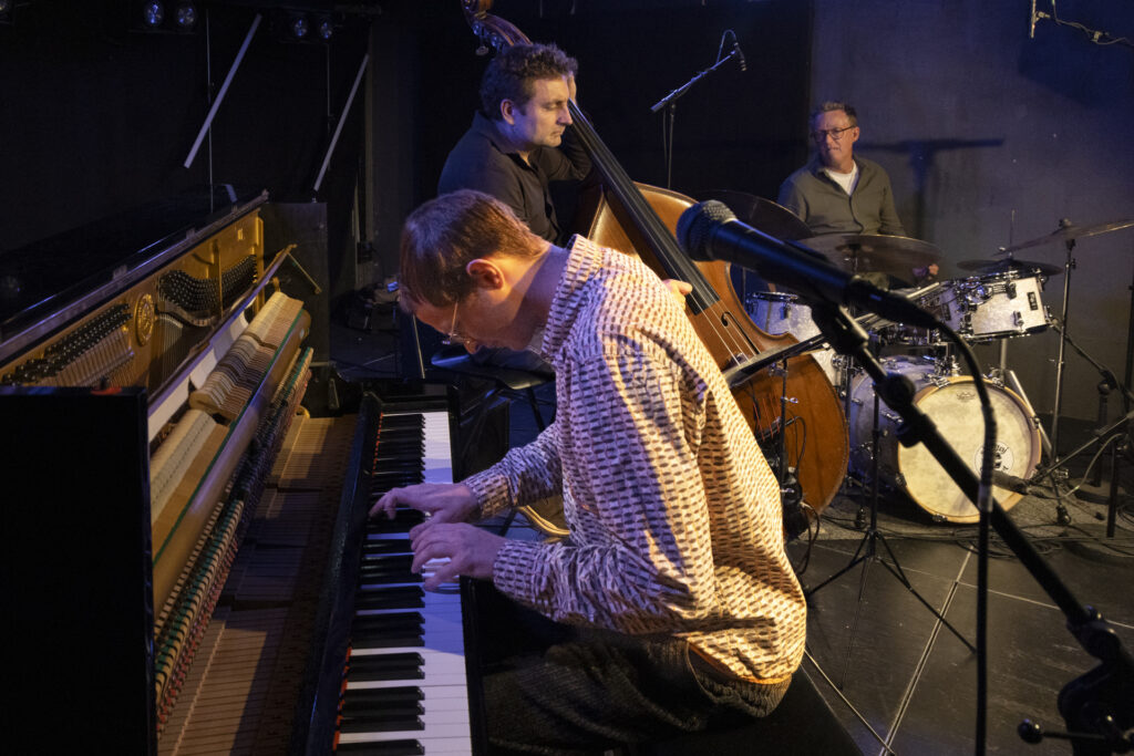Rasmus Sørensen Ben Webster Prize Winners: Rasmus Sørensen (piano), Thomas Fonnesbæk (bas), Morten Lund (trommer)